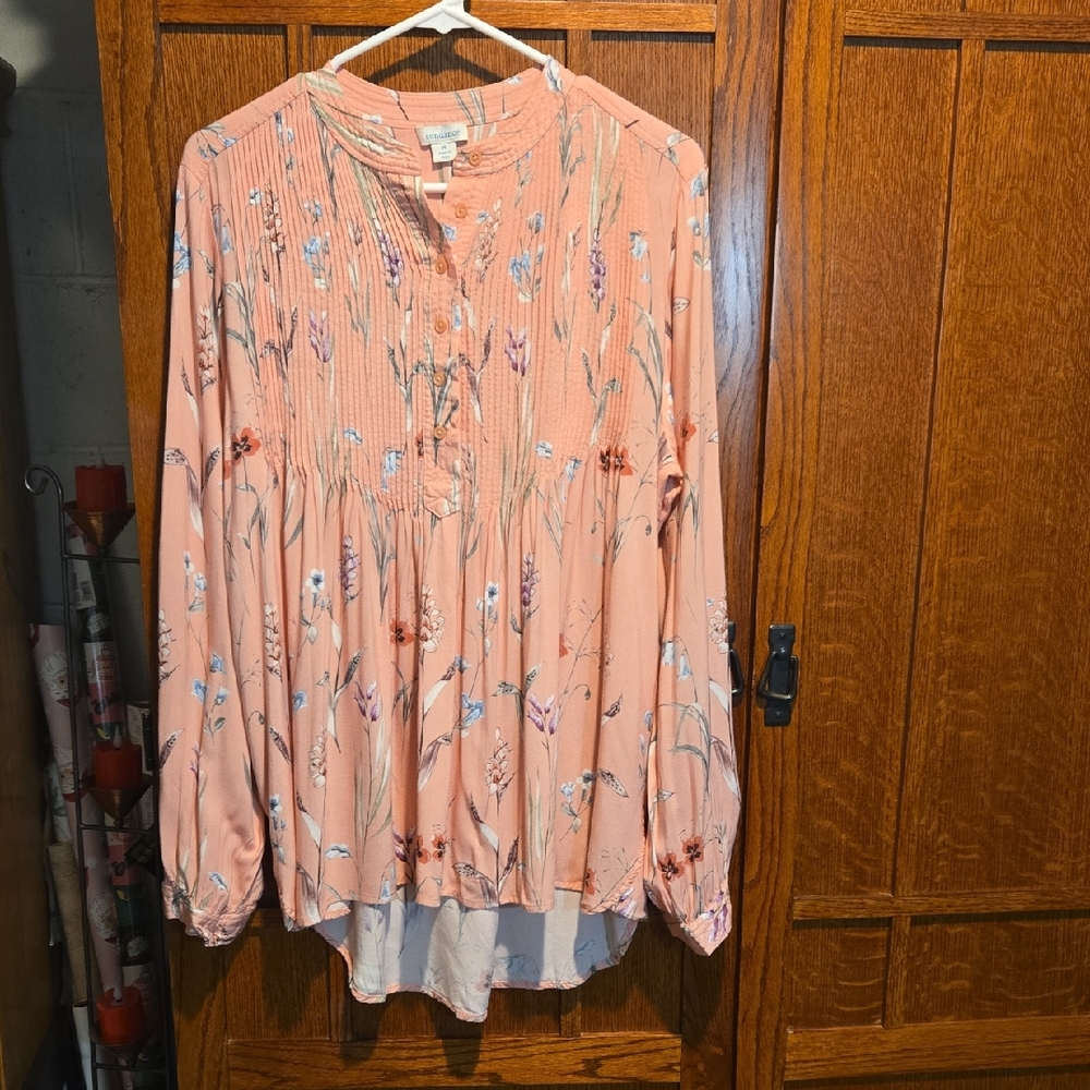 Size Medium Peach Floral Sundance Blouse
